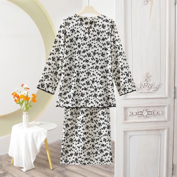 my-11134207-7r98q-lueuqxgo9zi5f6.webp Jaciyn Embroidered Baju Kurung