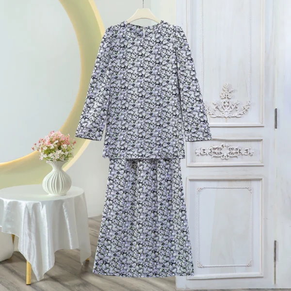 my-11134207-7r98r-lwwbn7w9gdpme1.webp KATE Batik Embroidered Baju Kurung