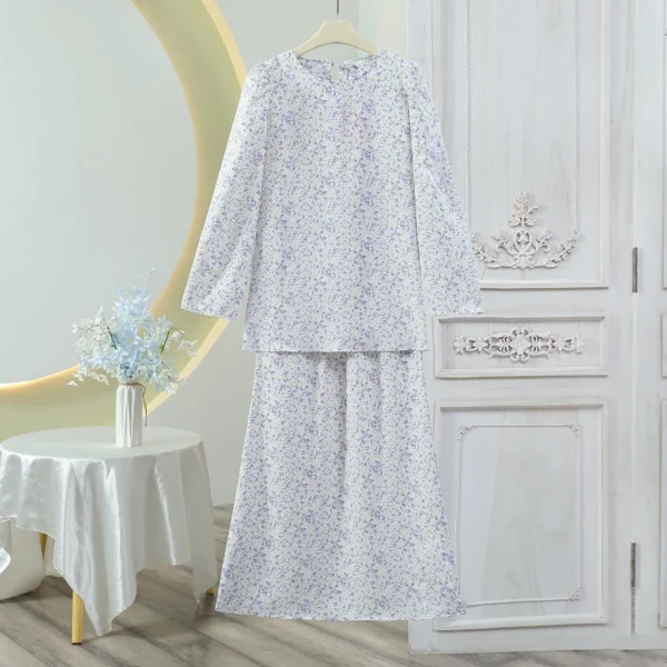 my-11134207-7r98z-lwwbn7w9c60a5a.webp KATE Batik Embroidered Baju Kurung