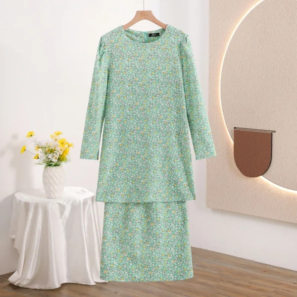 my-11134207-7rase-m7uk5a4pf8b152.webp Maia Embroidered Floral Baju Kurung