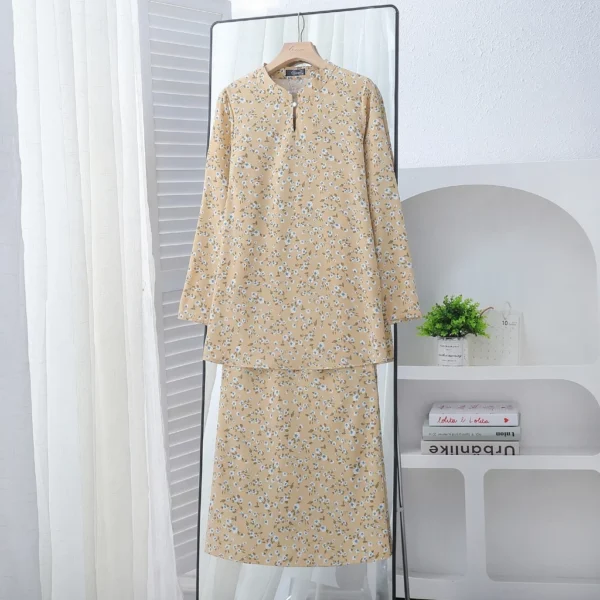 my-11134207-7rase-m9l70x1tpd6o11.webp Modern Floral Baju Kurung Set